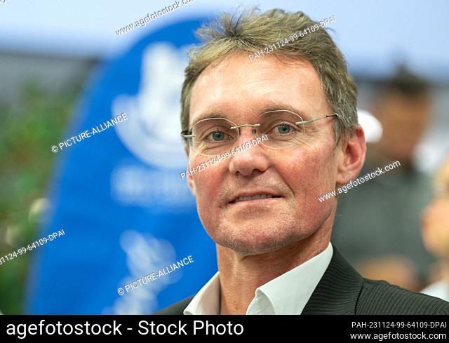 24 November 2023, Saxony, Dresden: Alexander Resch, Head of Competitive Sports Management at the BSD, takes part in the press conference of the German Bobsleigh...