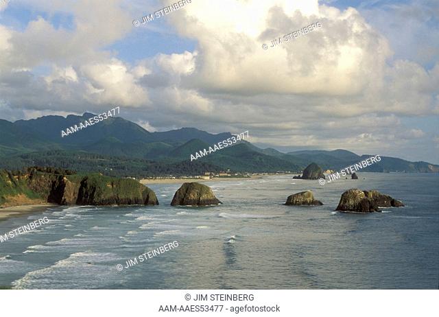 Cannon Beach, Haystack Rock & other Lava Formations, OR Coast