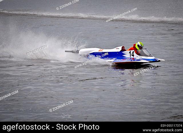 Dessau-Roßlau Motorbootrennen an der Elbe im Sommer