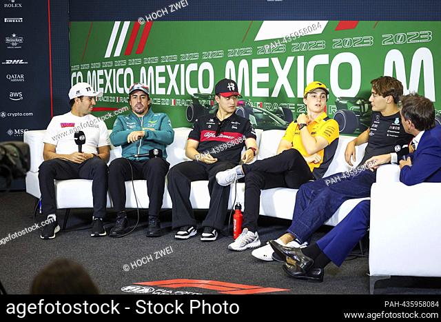 #11 Sergio Perez (MEX, Oracle Red Bull Racing), #14 Fernando Alonso (ESP, Aston Martin Aramco Cognizant F1 Team), #24 Guanyu Zhou (CHN