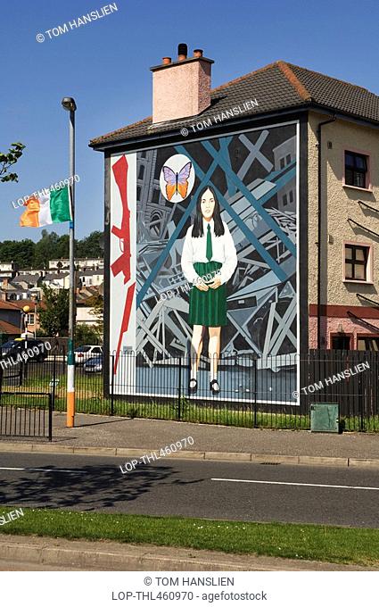 Northern Ireland, County Londonderry, Londonderry, A mural on the side of a house in Free Derry in remembrance of Bloody Sunday