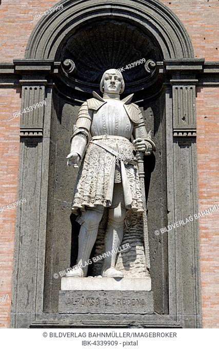 King Alfonso V of Aragon, statue on the facade of the Palazzo Reale, Piazza del Plebiscito, Naples, Campania, Italy