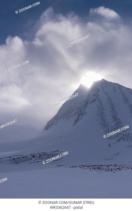 Landschaft im Schneetreiben, Unna Reaiddavaggi, Norrbotten, Lappland, Schweden, Maerz 2017