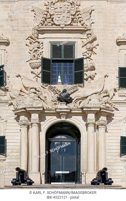 Baroque façade, Auberge de Castille, Leon e Portugal, seat of the Prime Minister, Castille Square, Valletta, Malta