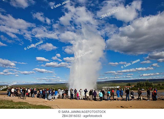 Tourists watching Strokkur Geyser, Haukadalur valley, South West Iceland, Golden Triangle, Iceland, Polar Regions