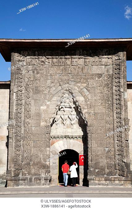 yakutiye madrasa, town of erzurum, eastern anatolia, turkey, asia