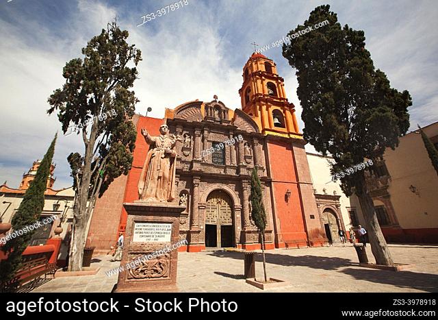 View to the Oratorio de San Felipe Neri church at the historic center, San Miguel de Allende, Guanajuato state, Mexico, Central America