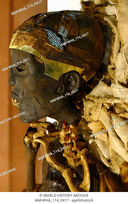 Reconstruction of the mummy of tutenkamen;18th-dynasty ancient Egyptian Pharaoh Tutankhamen (reigned 1332–1323 BC). It was discovered by Howard Carter in 1925...