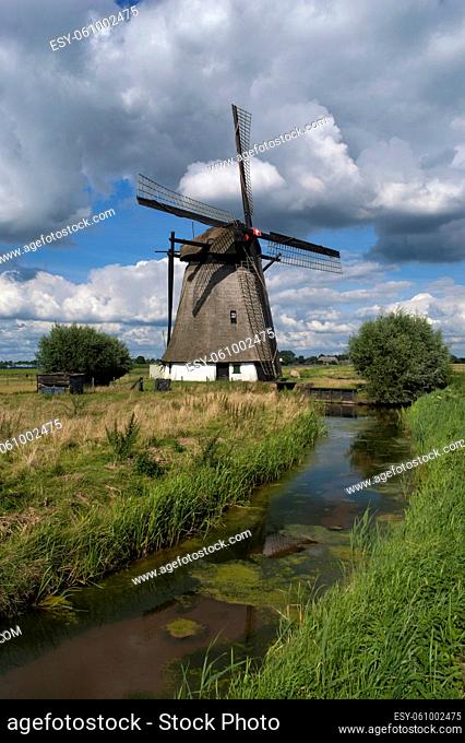 Oude Doornse mill is a windmill near Almkerk in the Dutch province Noord-Brabant
