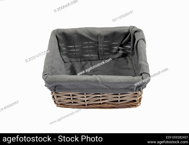 Aufbewahrungskorb auf weißem Hintergrund - Wicker basket for storage on white background