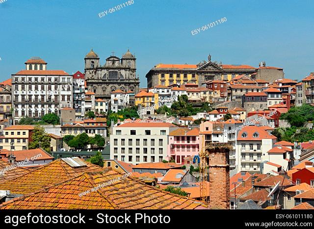 Stadtpanorama der Skyline von Porto