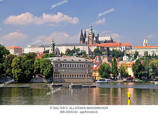 Vltava river, Prague Castle, Hradcany, Prague, Bohemia, Czech Republic, Europe, PublicGround