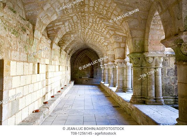 France, 85, Poitevin, Nieul on Autise: Romanesque abbey saint vincent