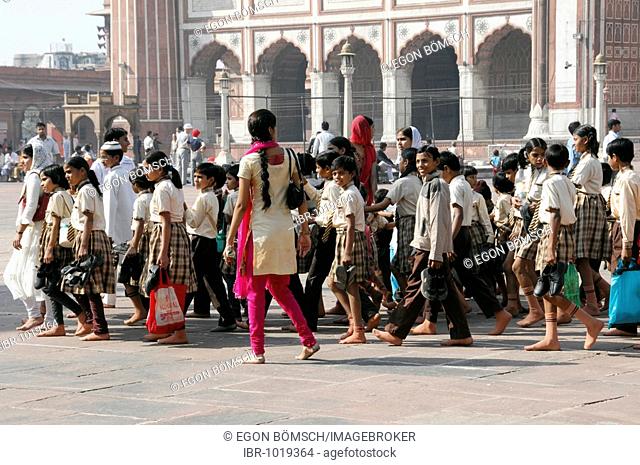 Indian schoolchildren visiting Jami Masjid, the largest mosque in India, Delhi, North India, Asia