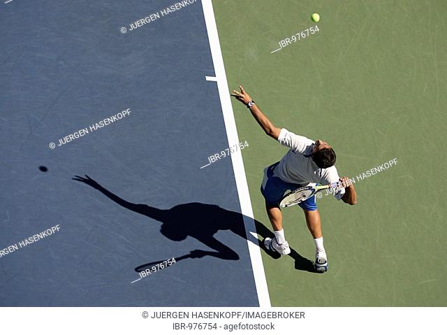 Bird`s eye perspective of tennis pro Nicolas Almagro, ESP, Grand Slam Tournament, USA Open 2008, USTA Billie Jean King National Tennis Center, New York, USA