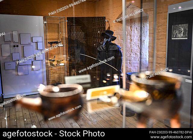02 February 2023, Brandenburg, Wittstock/Dosse: A plague mask figure stands in the Thirty Years War exhibition of the Thirty Years War Museum