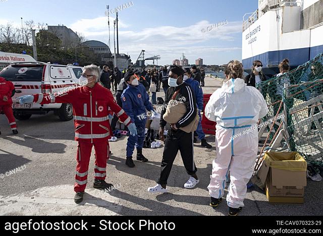 Médecins Sans Frontières ship Geo Barents docks in Italy with 339 migrants on board, Brindisi - Italy 07 Apr 2023