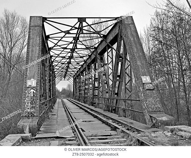 San Mames Iron Bridge on the River Duerna, marking the old Railway Via de la Plata, Leon, Spain