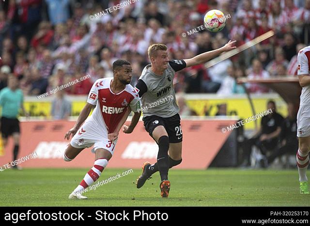 Linton MAINA (K) versus Frederik WINTHER (A), action, duels, soccer 1st Bundesliga, 10th matchday, FC Cologne (K) - FC Augsburg (A) 3: 2 on October 16th