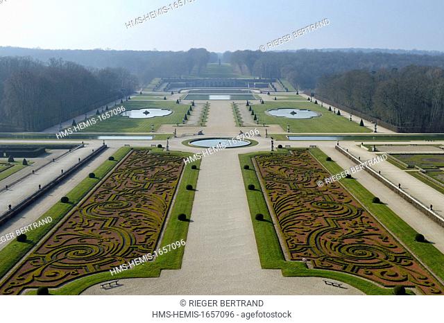 France, Seine et Marne, Maincy, Chateau de Vaux le Vicomte, southern facade of the castle and the flower beds seen from the A la Francaise gardens created by Le...