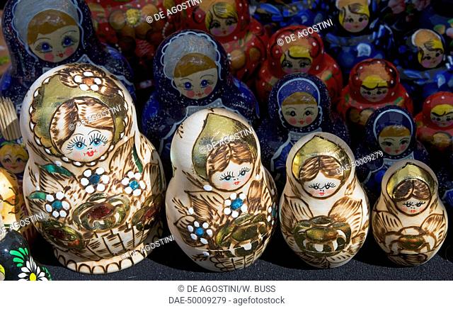 Matryoshka (Russian nested dolls), traditional Russian doll set, Uglich, Russia