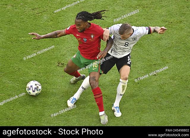 from left: Renato SANCHES (POR), action, duels versus Toni KROOS (GER). Group stage, preliminary round group F, game M24