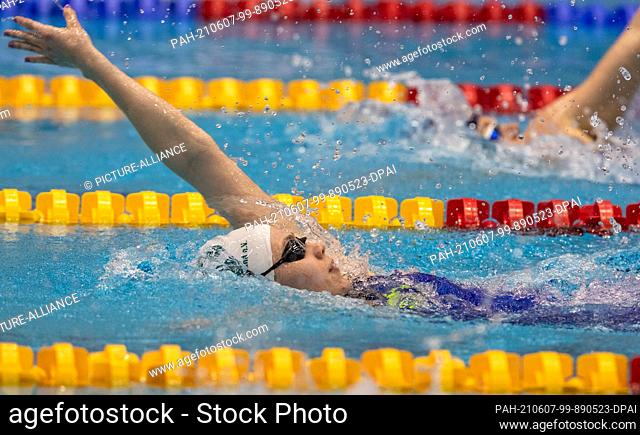 03 June 2021, Berlin: Swimming: German championship, decision, 400 metres medley, women, swimming and diving hall in Europa-Sportpark Berlin