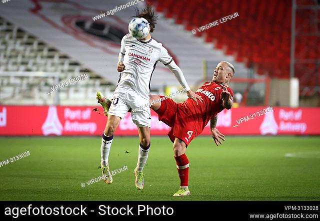 Anderlecht's Kristoffer Olsson and Antwerp's Radja Nainggolan fight for the ball during a soccer match between Royal Antwerp FC and RSCA Anderlecht