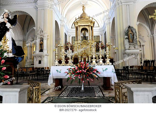 Decorated altar for a church festival, Catedral de la Asuncion, Leon, Nicaragua, Central America
