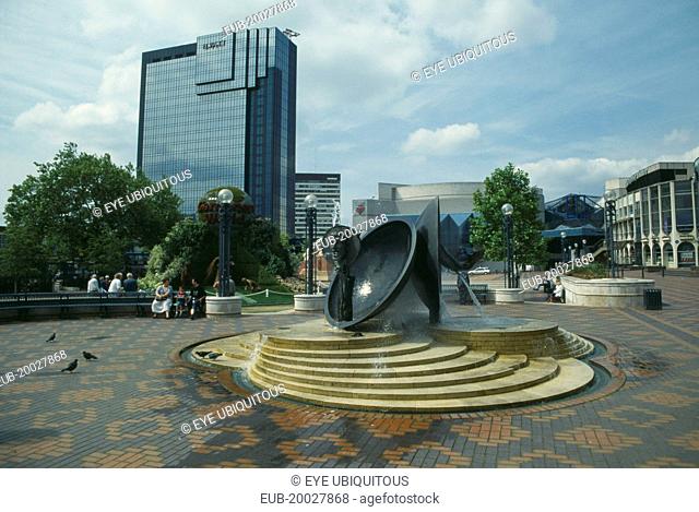 Broad Street. Large paved square with fountain and civic buildings