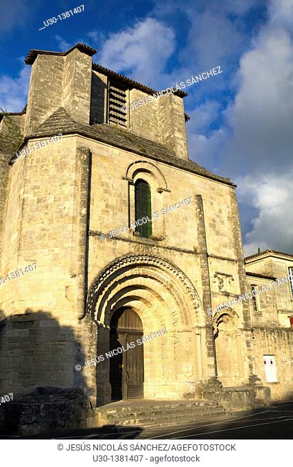 Collegiate church of Saint Emilion, town listed as World Heritage by UNESCO  Libourne district, Gironde department, Aquitania region  France