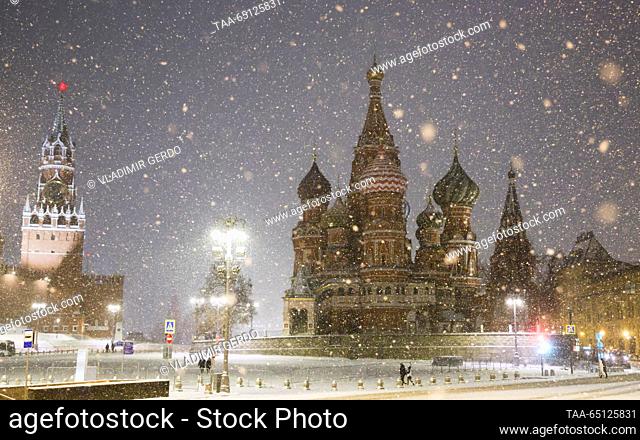 RUSSIA, MOSCOW - NOVEMBER 24, 2023: A view of St Basil's Cathedral during a snowfall. Vladimir Gerdo/TASS