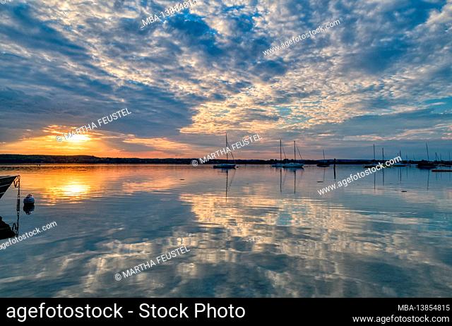Boathouse in Inning am Ammersee, Starnberg district, Upper Bavaria, Bavaria, Germany, Europe