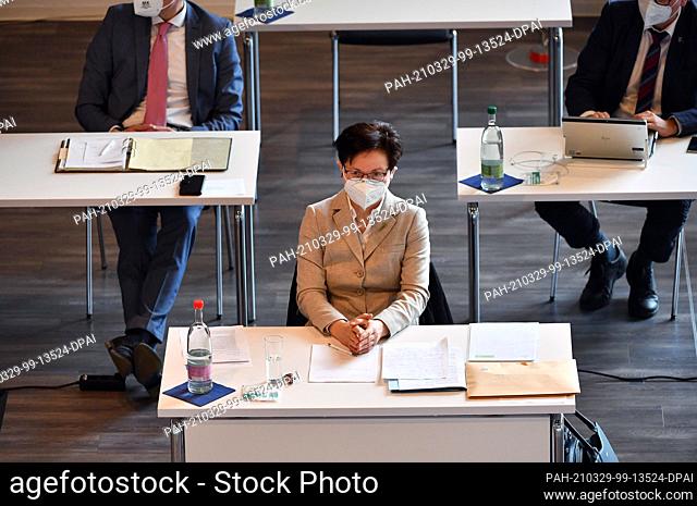 29 March 2021, Thuringia, Erfurt: Heike Taubert (SPD), Minister of Finance of Thuringia, follows the debate at the special plenary session of the Thuringian...