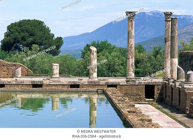 Fishpond and portico, Villa Adriana, Hadrian's Villa, UNESCO World Heritage Site, Tivoli, Lazio, Italy, Europe