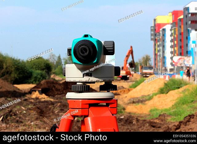 Leveler - a device for detecting the marks on the ground, the calculation of longitudinal and transverse slope, to make the construction site completely...