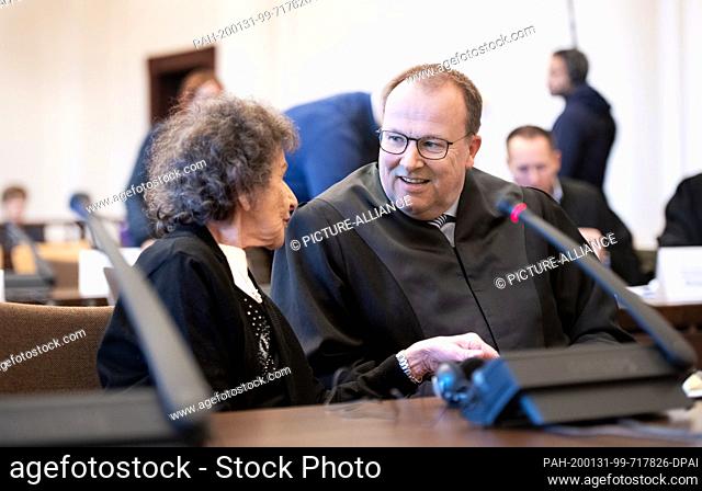 31 January 2020, Hamburg: Rosa Bloch, a survivor of the Stutthof concentration camp, sits next to her lawyer Stefan Lode before the trial begins