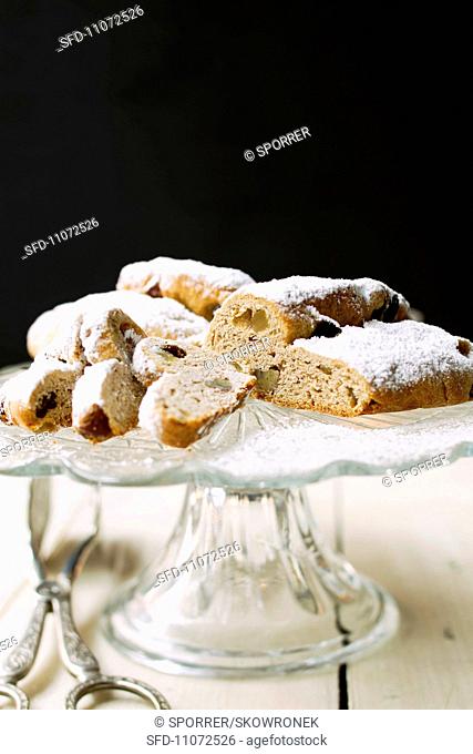 Mini wholemeal stollen with almonds