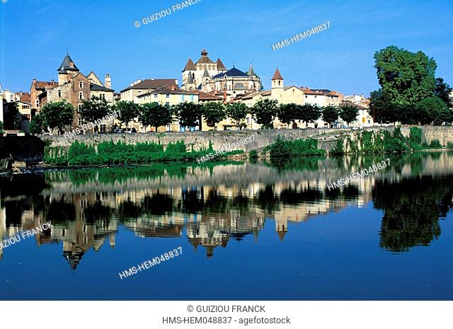 France, Lot, Cahors and the cathedral Saint Etienne on the banks of the Lot river