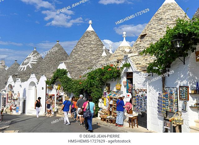 Italy, Puglia, Bari province, Alberobello, District of Trullis (constructions in dry stones in the roofs of lauzes beaten by limestone pinnacle) classified in...