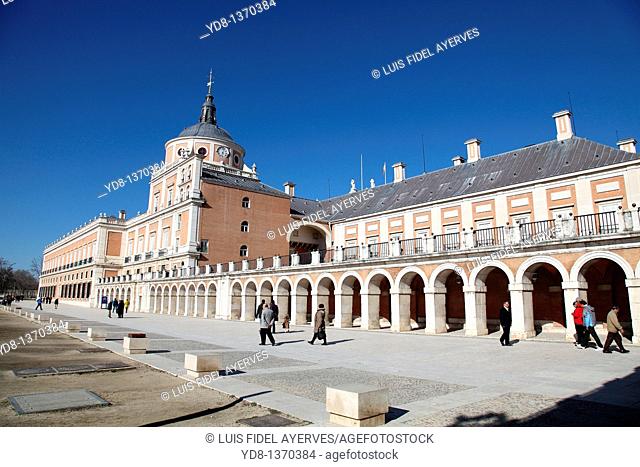 Panoramic side view of the Palacio Real de Aranjuez, Madrid, Spain
