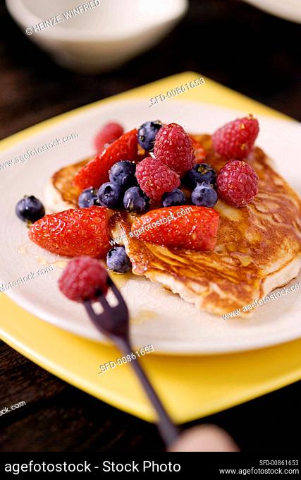 Ricotta pancakes with fresh berries