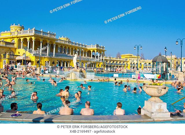Outdoor thermal pools, Szechenyi furdo bath, Varosliget the city park, Budapest, Hungary, Europe