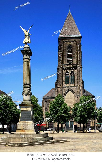 Germany, Oberhausen, Ruhr area, Lower Rhine, Rhineland, North Rhine-Westphalia, NRW, Altmarkt, market place, victory column with Nike, goddess of victory