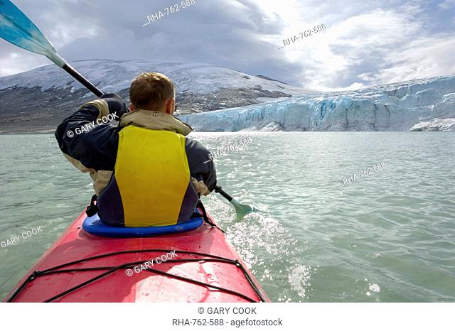 Kayaking to Austdalsbreen Glacier, Styggevatnet Lake, Jostedalsbreen Icecap, Sogn og Fjordane, Norway, Scandinavia, Europe