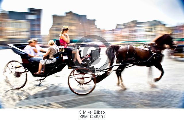 Carriage in the Big Market square, Bruges, Wet Flanders, Flemish Region, Belgium, Europe