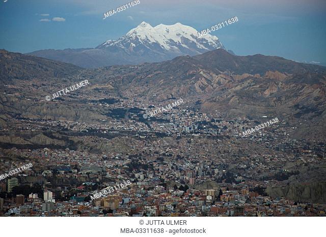 Bolivia, La Paz, townscape, volcano Illimani