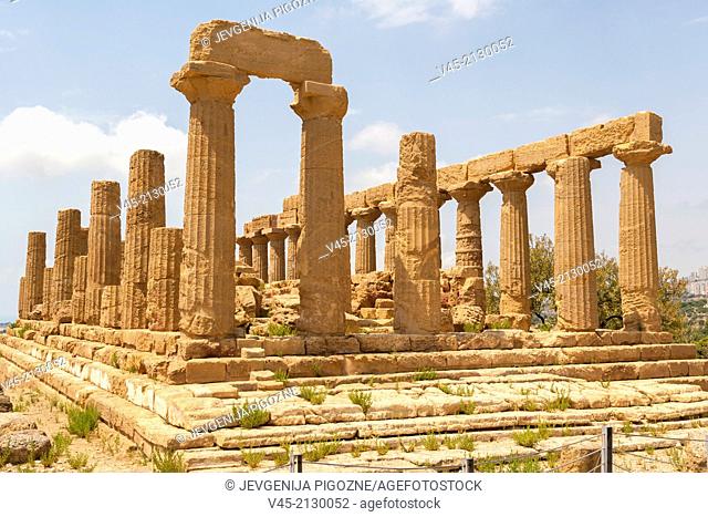 Tempio di Giunone, The Temple of Hera Lakinia, the Temple of Juno, Temple D, Akragas, The Valle dei Templi, Valley of the Temples, Vaddi di li Tempri, Agrigento