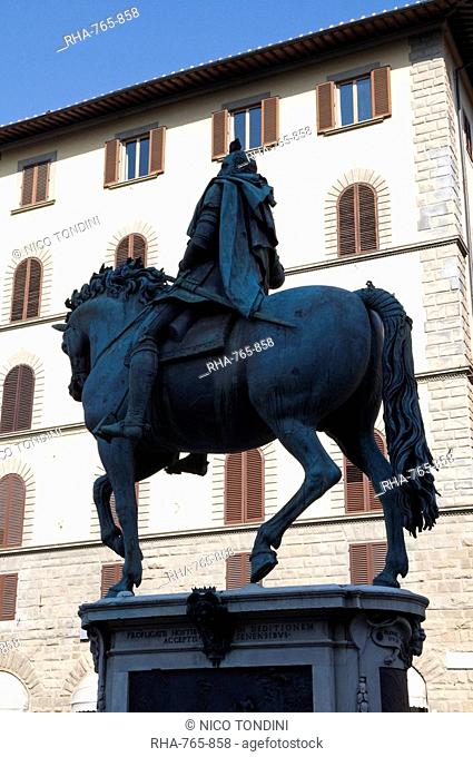 Statue of Cosimo I de Medici, Piazza della Signoria, Florence Firenze, UNESCO World Heritage Site, Tuscany, Italy, Europe