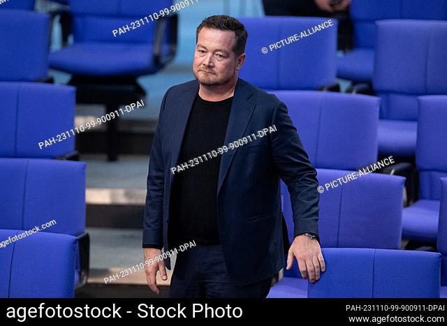 10 November 2023, Berlin: Uli Grötsch (SPD) attends the plenary session of the German Bundestag. One of the topics of the 135th session of the 20th legislative...